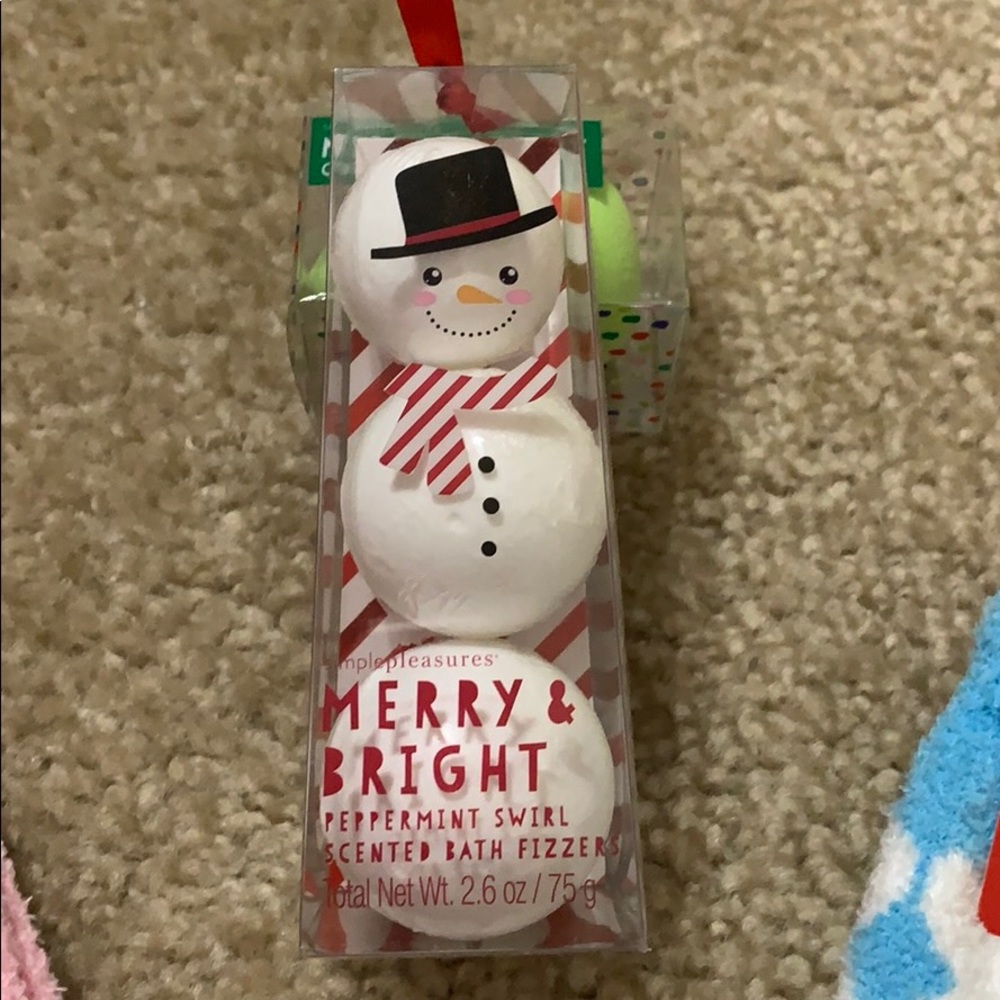 Stocking stuffer bundle - Picture 3 of 4